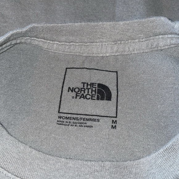 The North Face Gray Women's crop-top. Size Medium. - Picture 4 of 4